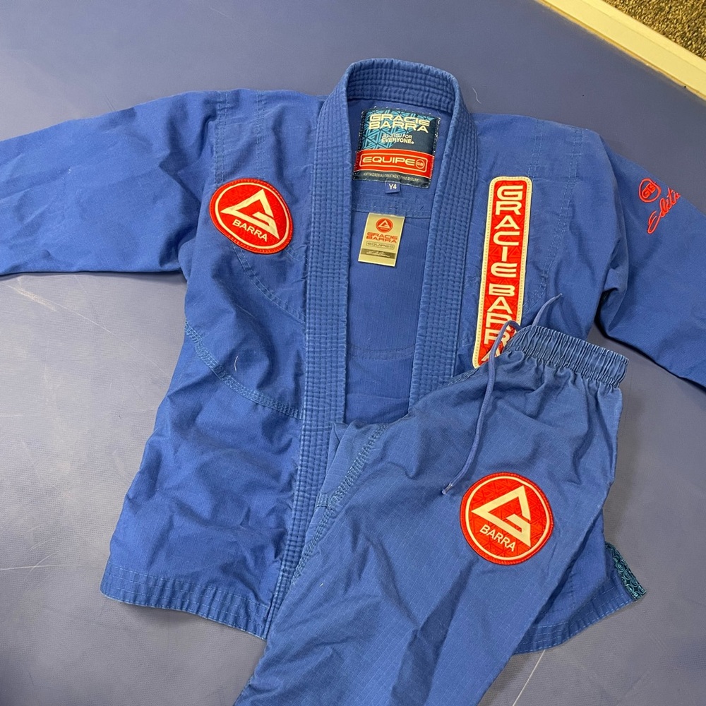 Gracie Barra gi